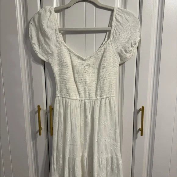 sachin and babi light blue dress PRETTY AND SUPERSOFT DRESS WITH COLORFUL ALL-OVER FLORAL PATTERN, SOFT TIE  AT WAIST, SEAGULL EMBROIDERY NEAR HEM, STRAPLESS, FITTED, IMPORTED